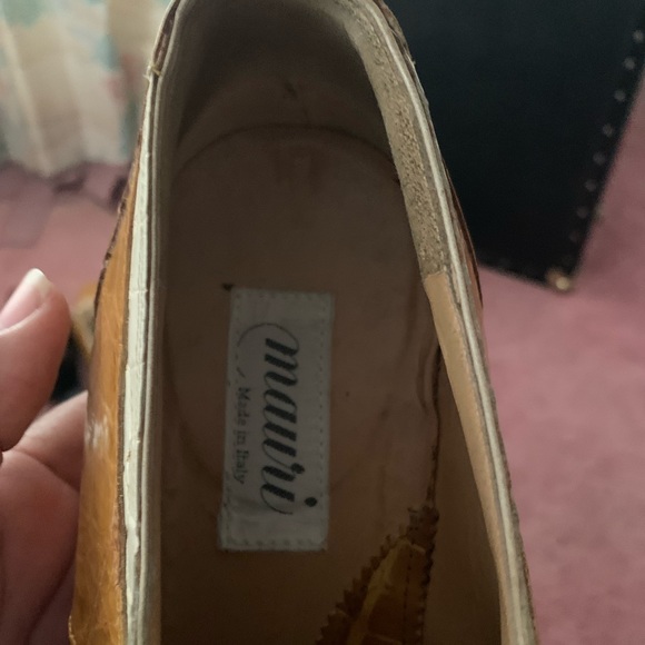 Men’s Two tone Dress shoe along with the matching belt. - Picture 5 of 5